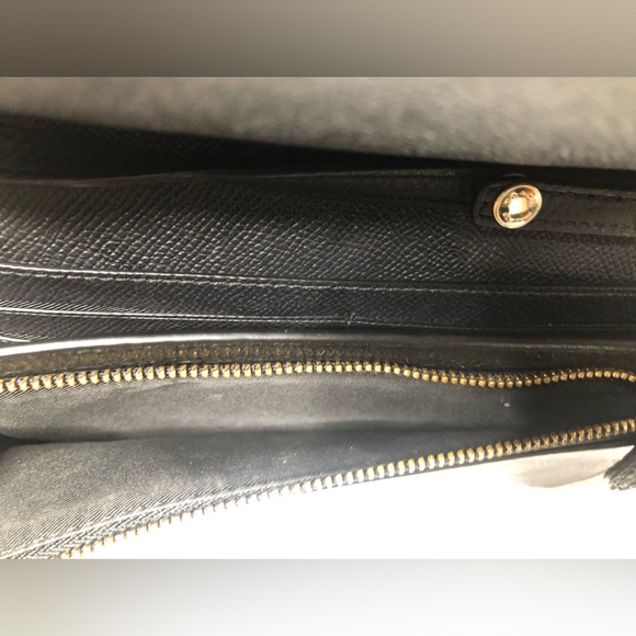 Black Coach Crossbody Purse— VERY NICE - Picture 6 of 12